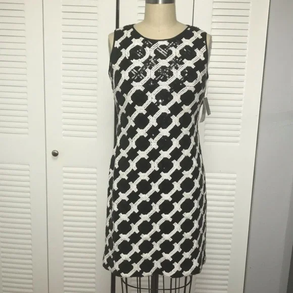 Sequined Sheath Dress​​ - Picture 2 of 7